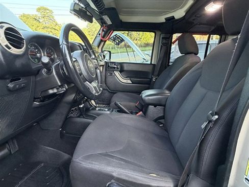 Used 2017 Jeep Wrangler Unlimited Sport w/ Quick Order Package 24S AWD/4WD image 5