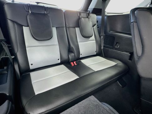Used 2022 Ford Explorer XLT w/ Equipment Group 202A RWD image 18