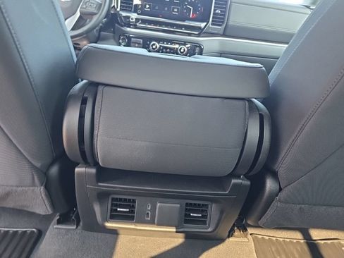 Used 2025 GMC Sierra 1500 SLE w/ Preferred Package AWD/4WD image 15