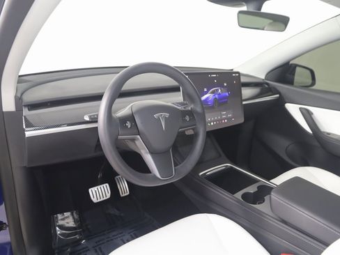 Used 2022 Tesla Model Y Performance image 25