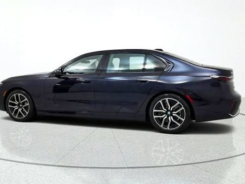 Used 2025 BMW i7 xDrive60 AWD/4WD image 6
