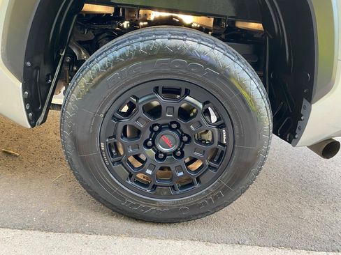Used 2022 Toyota Tundra SR5 w/ SR5 Convenience Package AWD/4WD image 25