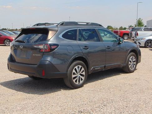 Used 2022 Subaru Outback Premium AWD/4WD image 4