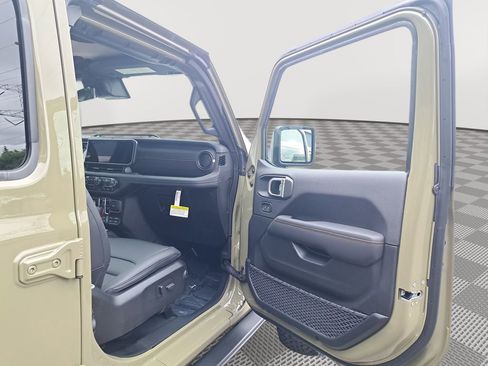 New 2025 Jeep Wrangler Unlimited Rubicon 392 image 17