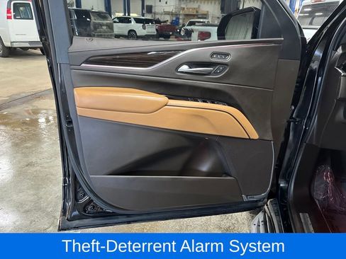 Used 2021 Cadillac Escalade Premium Luxury image 18