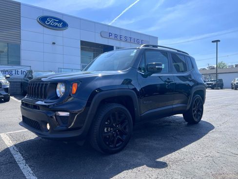 Used 2023 Jeep Renegade Altitude image 4