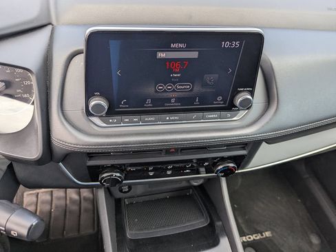 Used 2024 Nissan Rogue S AWD/4WD image 15