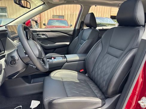 Used 2025 Nissan Rogue Platinum w/ Platinum Premium Package FWD image 5