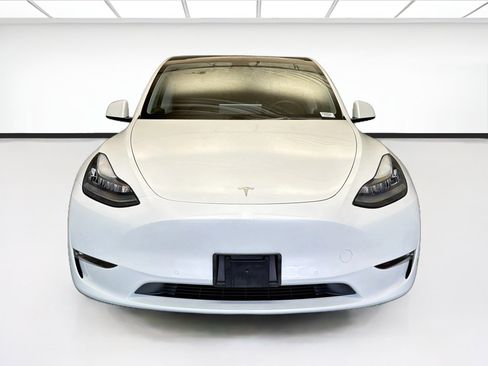 Used 2021 Tesla Model Y Long Range AWD/4WD image 2
