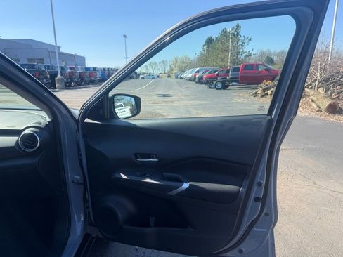 Used 2021 Nissan Kicks SV FWD image 41