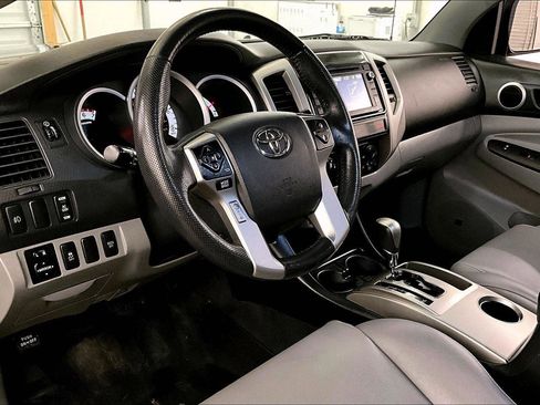 Used 2015 Toyota Tacoma Base w/ Limited Package image 12