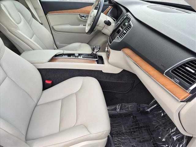Used 2021 Volvo XC90 T6 Momentum w/ Protection Package Premier AWD/4WD image 21