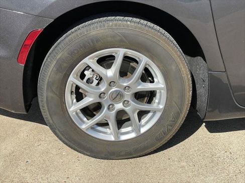 Used 2023 Chrysler Pacifica Touring-L FWD image 57
