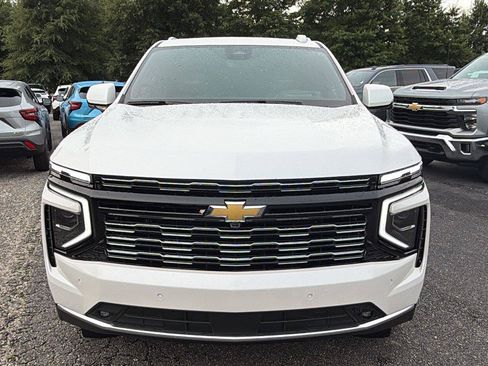Used 2025 Chevrolet Tahoe High Country AWD/4WD image 2