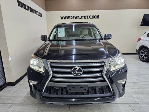 Used 2017 Lexus GX 460 image 3