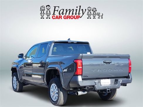 Used 2025 Toyota Tacoma SR image 3