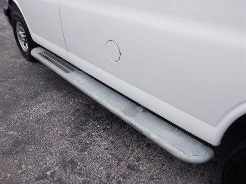 Used 2023 GMC Savana 2500 w/ Driver Convenience Package image 10