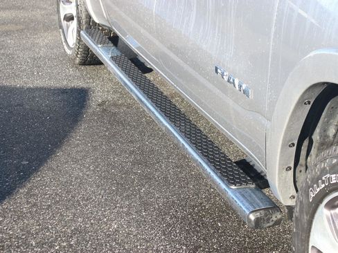 Used 2022 RAM 1500 Laramie image 8