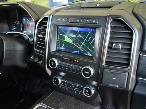 Used 2020 Ford Expedition Limited w/ Equipment Group 302A image 27