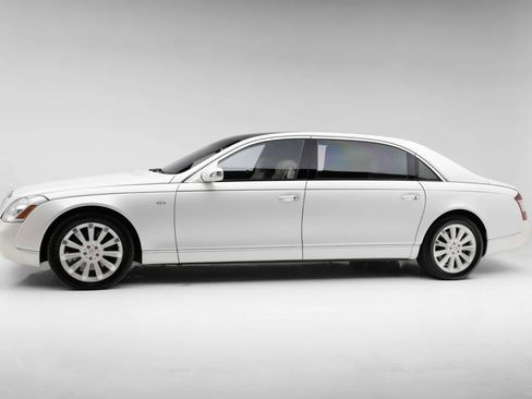 Used 2009 Maybach 62 S RWD image 13