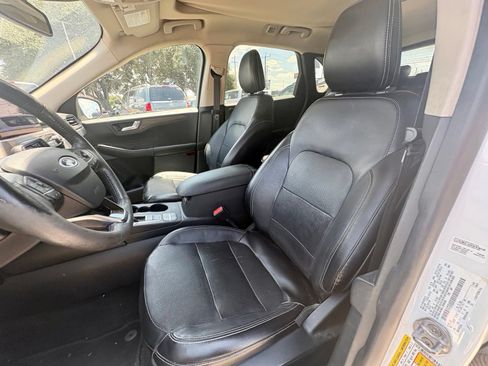 Used 2020 Ford Escape Titanium AWD/4WD image 13