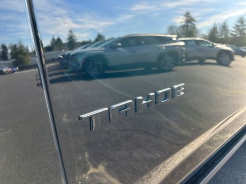 Used 2024 Chevrolet Tahoe High Country image 32