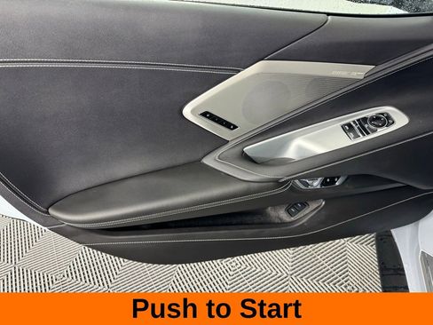 Used 2021 Chevrolet Corvette Stingray w/ Z51 Performance Package image 9