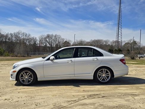 Used 2014 Mercedes-Benz C 250 Sedan image 15