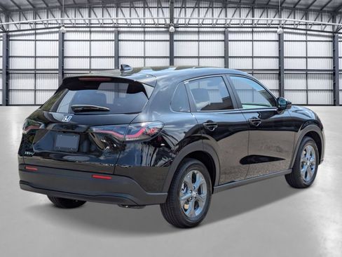 New 2026 Honda HR-V LX image 4