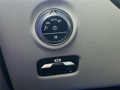 Certified 2025 Mercedes-Benz C 300 Sedan image 10