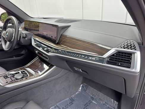 Used 2024 BMW X5 sDrive40i w/ M Sport Package RWD image 15