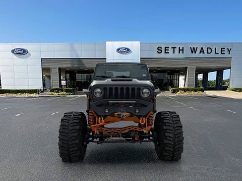 Used 2020 Jeep Gladiator Rubicon image 2
