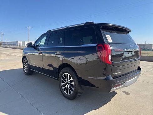 Used 2025 Ford Expedition Platinum image 7