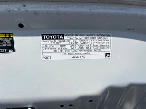 Used 2025 Toyota RAV4 LE AWD/4WD image 24