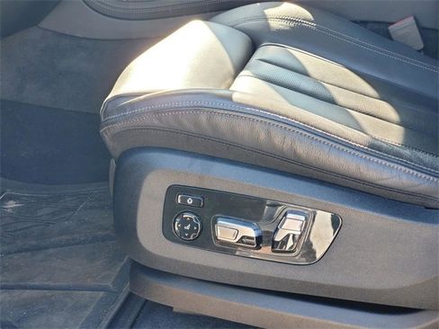 Used 2022 BMW X7 xDrive40i w/ Premium Package image 16