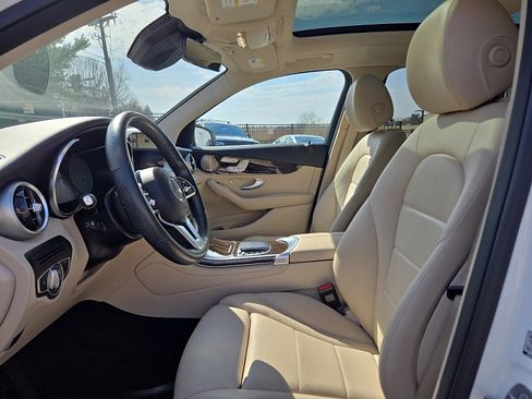 Used 2021 Mercedes-Benz GLC 300 4MATIC image 14