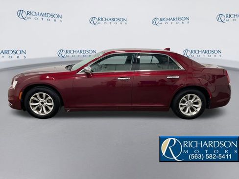 Used 2016 Chrysler 300 Limited image 2