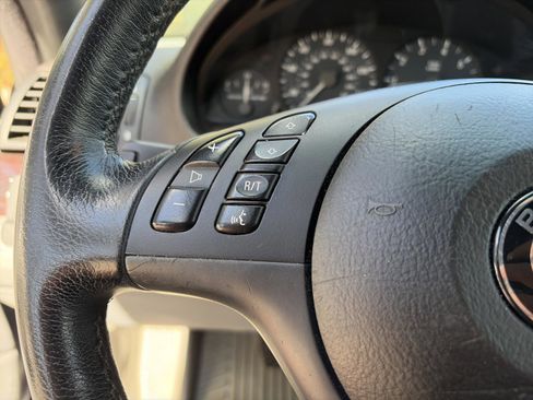 Used 2006 BMW 325Ci Convertible image 12