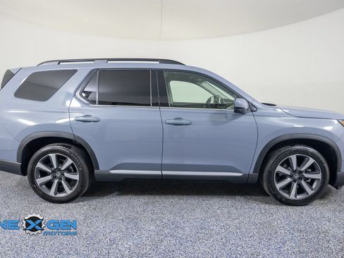 Used 2025 Honda Pilot Elite image 8