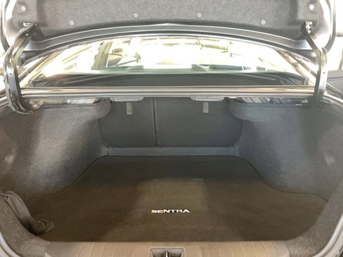 Used 2022 Nissan Sentra SR w/ Midnight Edition image 19