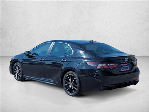 Used 2023 Toyota Camry SE FWD image 9