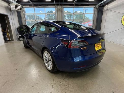 Used 2021 Tesla Model 3 RWD image 3