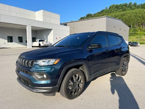 Used 2026 Jeep Compass Latitude AWD/4WD image 1