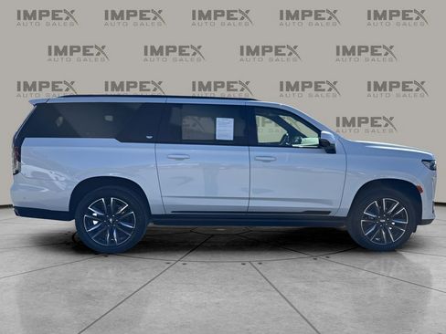 Used 2024 Cadillac Escalade ESV Sport w/ Touring Package image 6