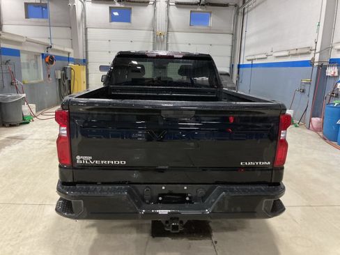 Used 2021 Chevrolet Silverado 1500 Custom w/ Safety Confidence Package AWD/4WD image 6