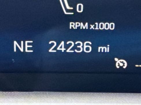 Used 2024 Cadillac XT4 Luxury w/ Cold Weather Package FWD image 28