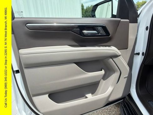 Used 2025 Chevrolet Suburban LT w/ Comfort Package AWD/4WD image 28