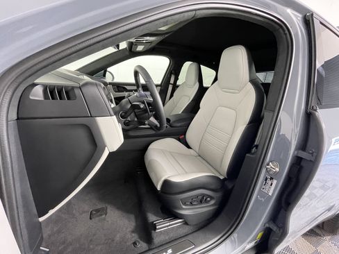 Used 2025 Porsche Cayenne S AWD/4WD image 5