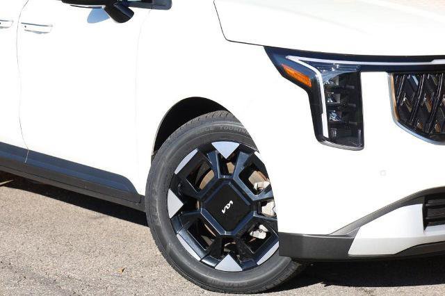 Used 2025 Kia Carnival EX FWD image 3