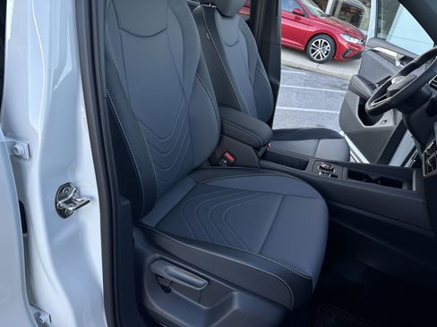 New 2026 Volkswagen Tiguan SE R-Line image 29